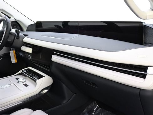 New 2026 Lincoln Navigator Reserve AWD/4WD image 15