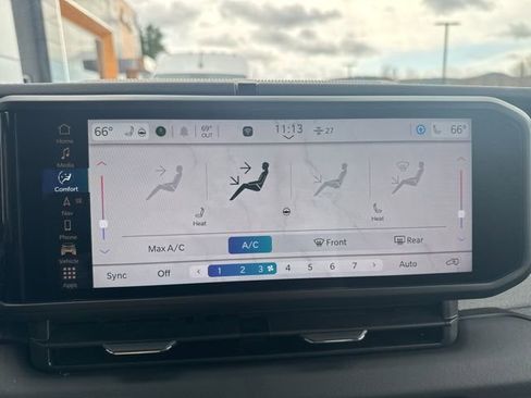 Used 2025 Jeep Wrangler Unlimited Sahara image 20