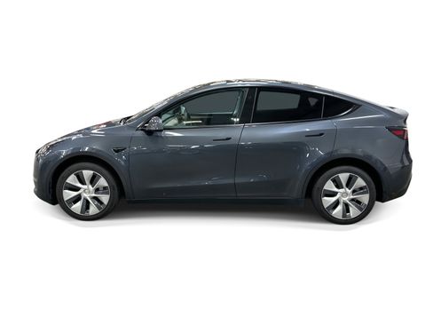 Certified 2023 Tesla Model Y AWD image 3