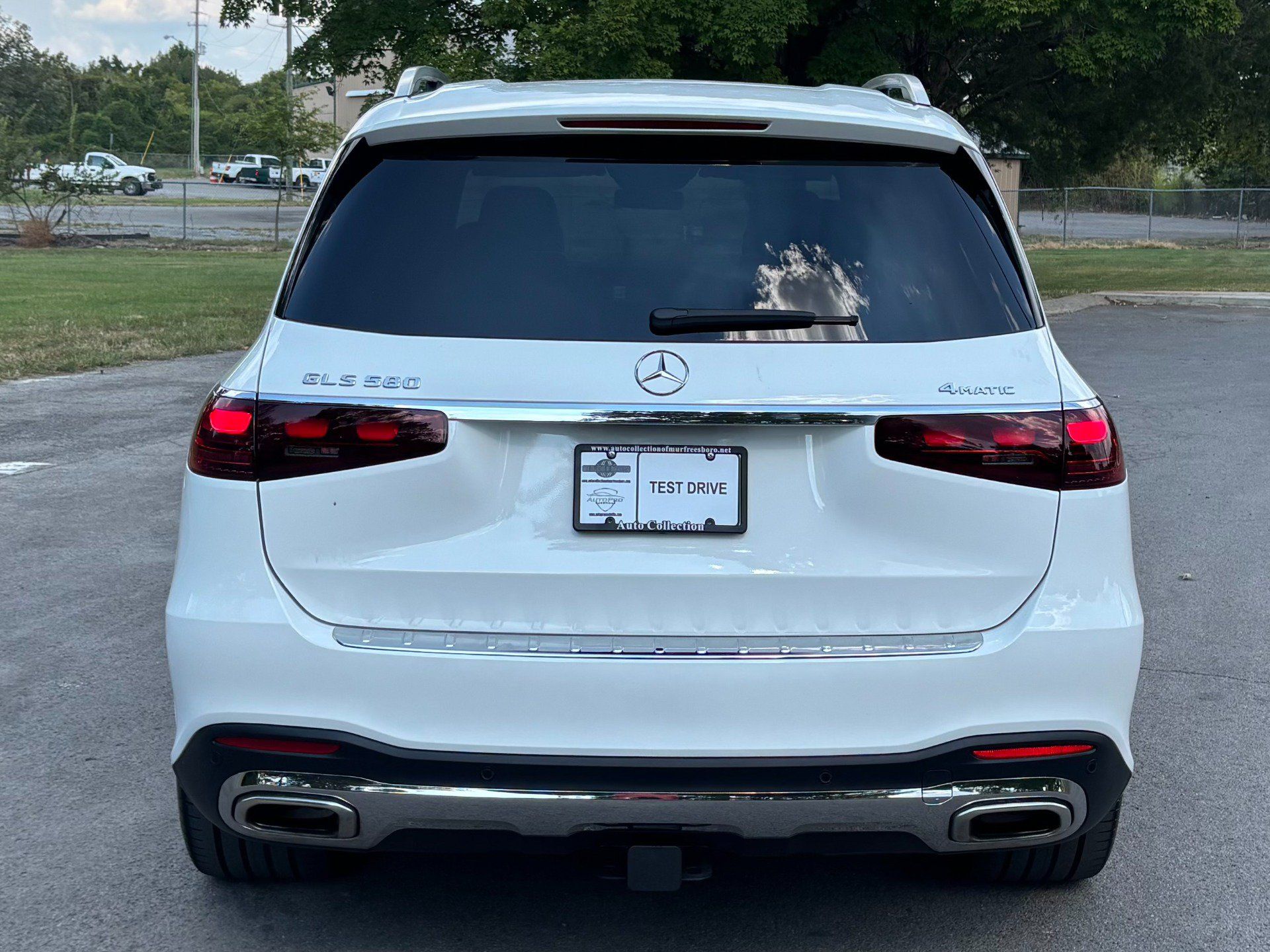 Used 2026 Mercedes-Benz GLS 580 4MATIC image 5