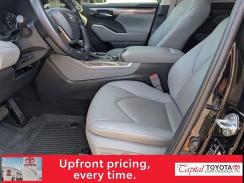Used 2021 Toyota Highlander Limited AWD/4WD image 14