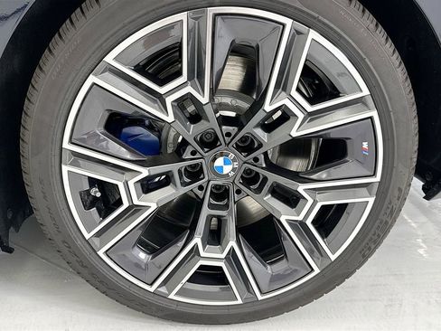 New 2026 BMW 550e xDrive image 30