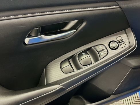 Used 2025 Nissan Sentra SV image 15