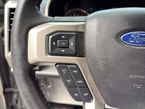 Used 2019 Ford F150 Lariat w/ Equipment Group 502A Luxury AWD/4WD image 25