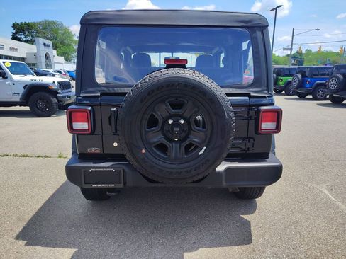 Used 2018 Jeep Wrangler Sport AWD/4WD image 7