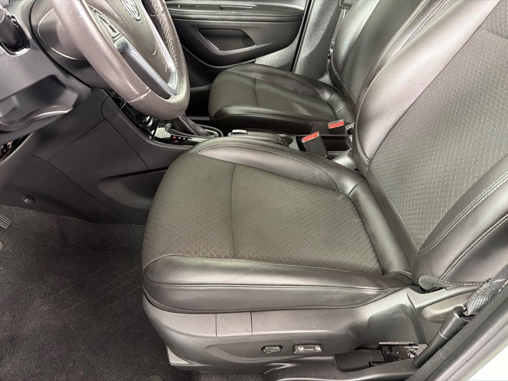 Used 2021 Buick Encore Preferred FWD image 11