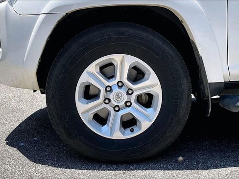Used 2022 Toyota 4Runner SR5 RWD image 32