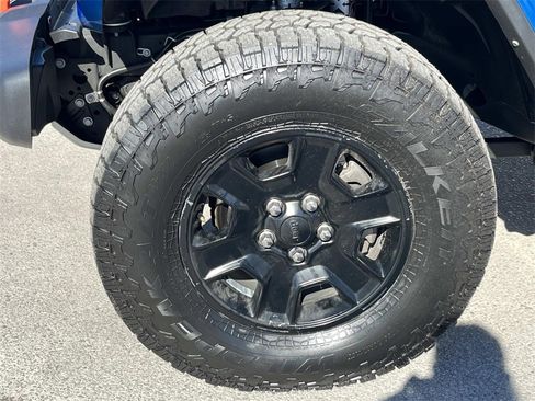 Used 2023 Jeep Gladiator Mojave w/ Trailer Tow Package image 9