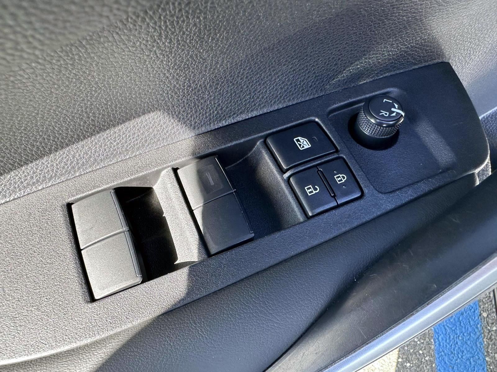 Used 2024 Toyota Corolla SE FWD image 9