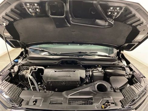 Used 2025 Honda Pilot TrailSport image 33