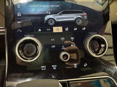 Used 2022 Land Rover Range Rover Velar R-Dynamic S image 34