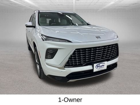 Used 2025 Buick Enclave Avenir w/ Super Cruise Package image 3