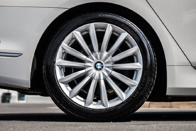 Used 2017 BMW 740i RWD image 12