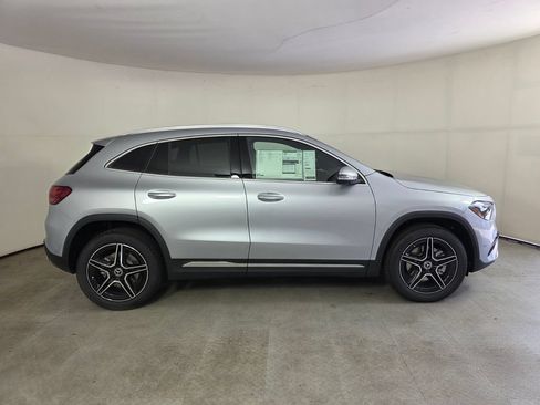 New 2026 Mercedes-Benz GLA 250 image 3