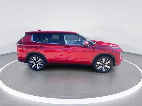 New 2025 Mitsubishi Outlander SE image 9