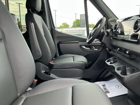 New 2026 Mercedes-Benz Sprinter 2500 image 17