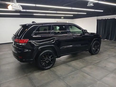 Used 2022 Jeep Grand Cherokee Laredo X RWD image 49