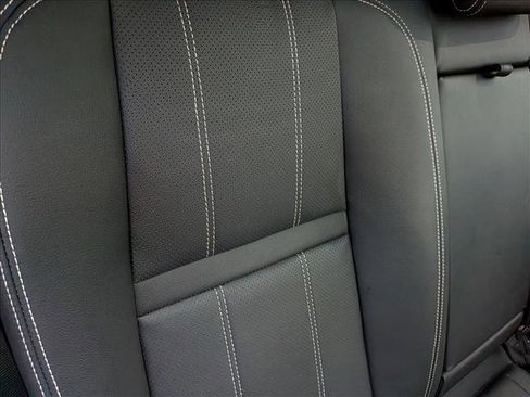 Used 2021 Land Rover Range Rover Velar R-Dynamic S image 17