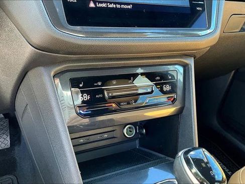 Certified 2023 Volkswagen Tiguan SE w/ Panoramic Sunroof Package FWD image 16