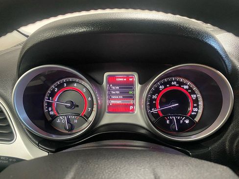 Used 2013 Dodge Journey SE image 23