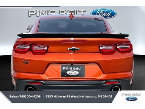 Used 2023 Chevrolet Camaro LT RWD image 4