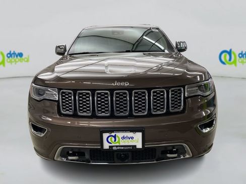 Used 2017 Jeep Grand Cherokee Overland w/ Jeep Active Safety Group AWD/4WD image 14
