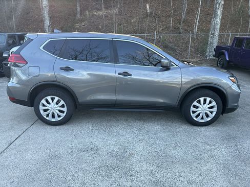 Used 2017 Nissan Rogue S image 8