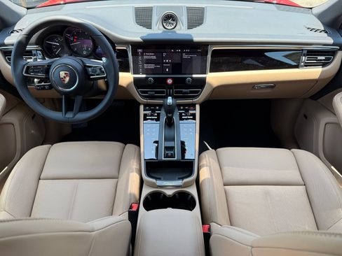 Used 2025 Porsche Macan image 14