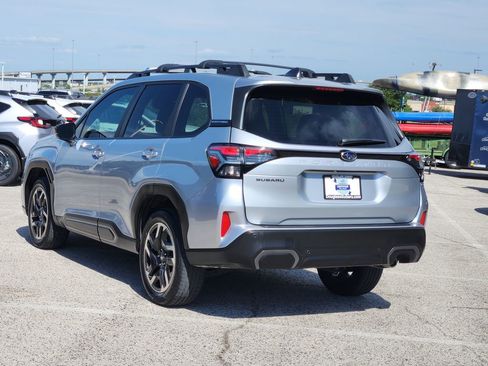 Used 2025 Subaru Forester Limited AWD/4WD image 4
