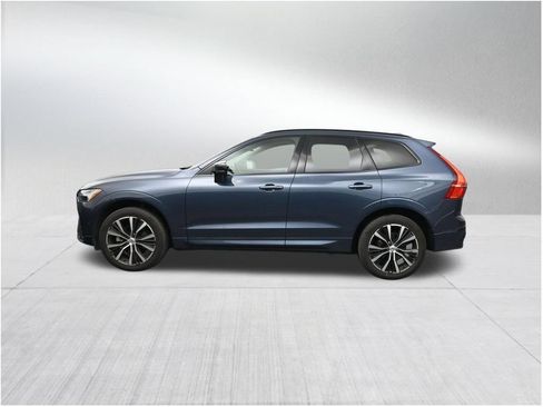 Used 2024 Volvo XC60 B5 Plus AWD/4WD image 2
