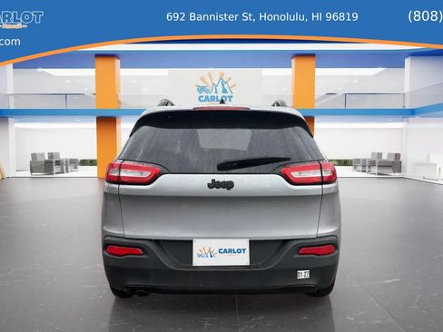Used 2017 Jeep Cherokee Sport FWD image 8