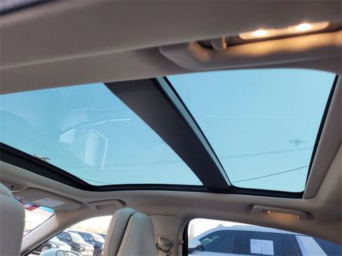 Used 2019 Lincoln Continental Reserve image 23