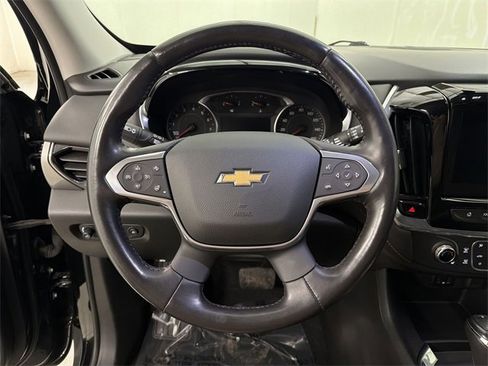 Used 2020 Chevrolet Traverse LT image 34