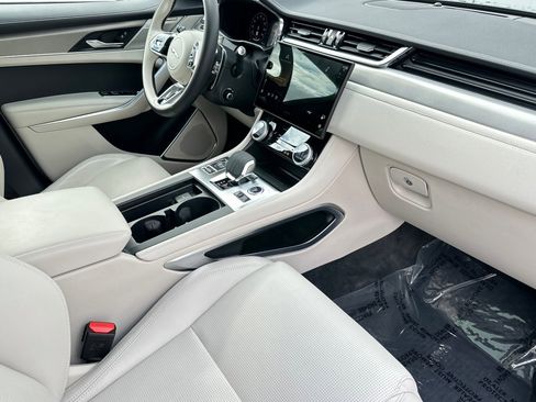 Used 2025 Jaguar F-PACE R-Dynamic S image 17