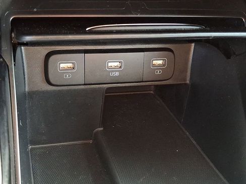 Used 2022 Kia Sorento LX image 22