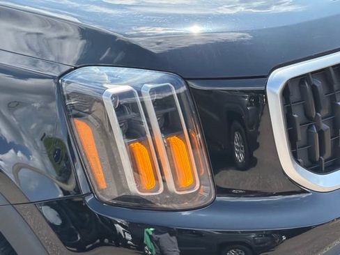 Used 2024 Kia Telluride LX FWD image 8