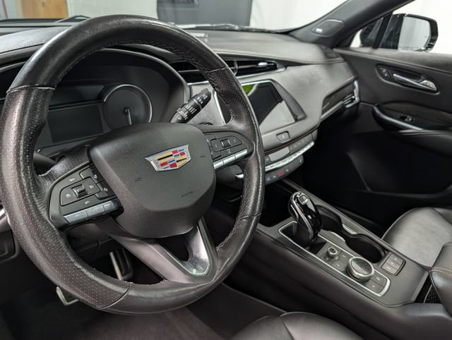 Certified 2022 Cadillac XT4 Sport w/ Enhanced Visibility Package AWD/4WD image 18