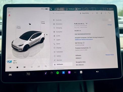 Used 2022 Tesla Model Y Long Range AWD/4WD image 2