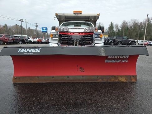 Used 2018 GMC Sierra 3500 SLE w/ SLE Preferred Package image 17