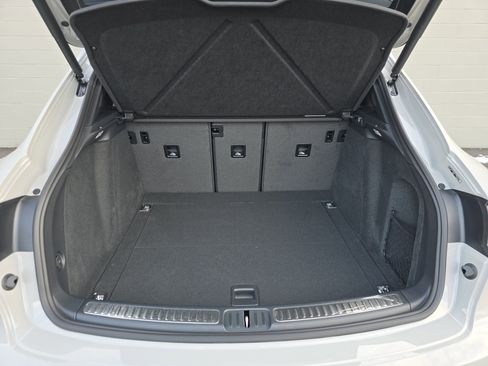 New 2026 Porsche Macan Turbo image 15