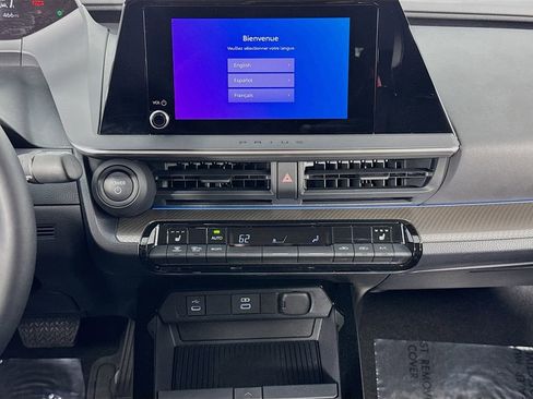Used 2025 Toyota Prius XLE image 39