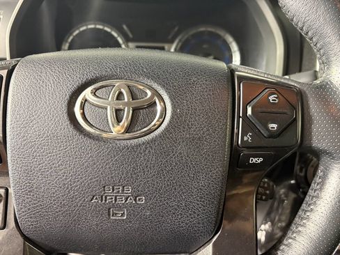 Used 2018 Toyota 4Runner TRD Off-Road w/ TRD Performance Package AWD/4WD image 21