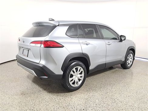 Used 2022 Toyota Corolla Cross L image 5
