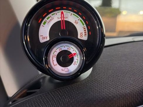 Used 2019 smart fortwo electric drive image 3