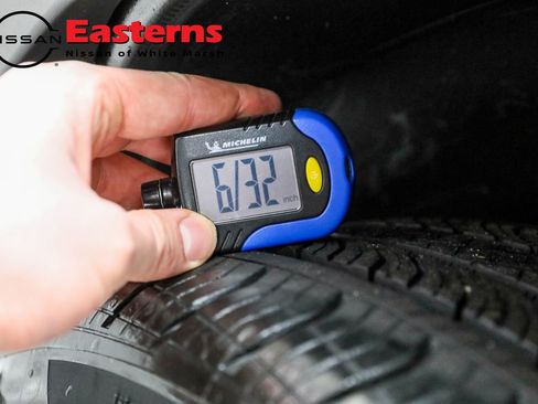 Used 2024 Chevrolet TrailBlazer RS w/ Driver Confidence Package image 49