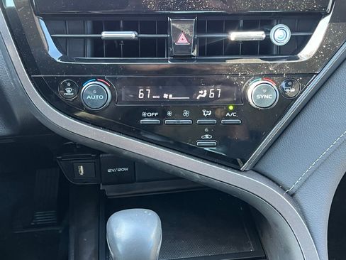 Used 2024 Toyota Camry SE image 28