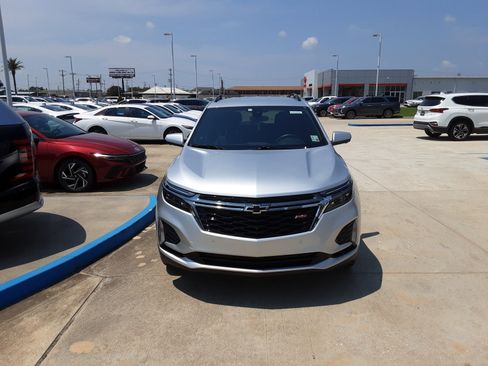 Used 2022 Chevrolet Equinox RS w/ RS Leather Package image 2