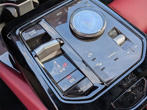 New 2026 BMW i5 eDrive40 image 11