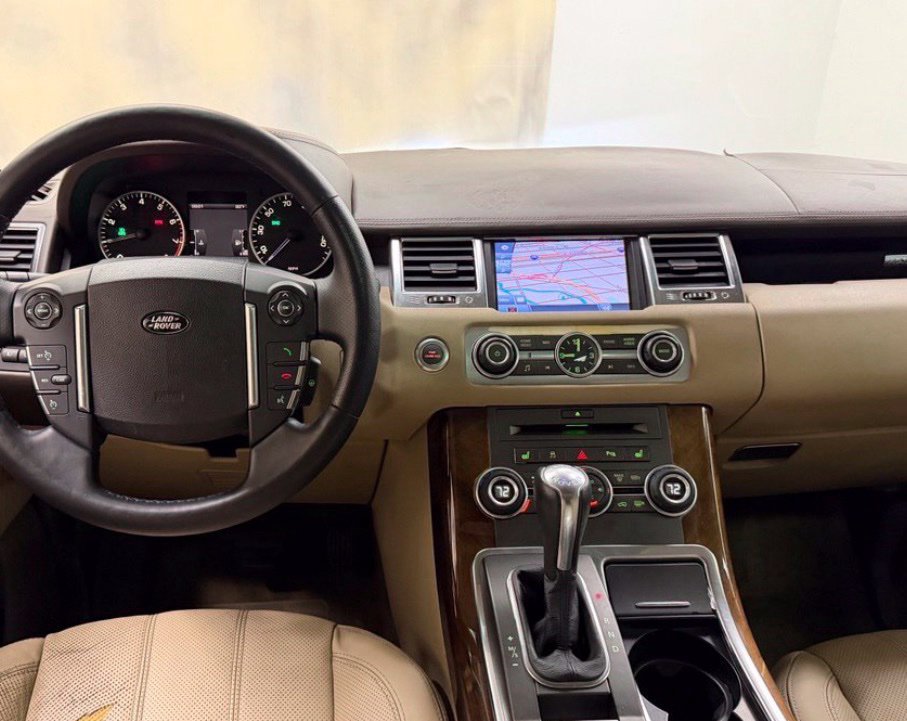 Used 2010 Land Rover Range Rover Sport HSE LUX AWD/4WD image 12