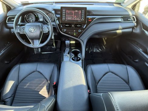 Used 2024 Toyota Camry SE image 26